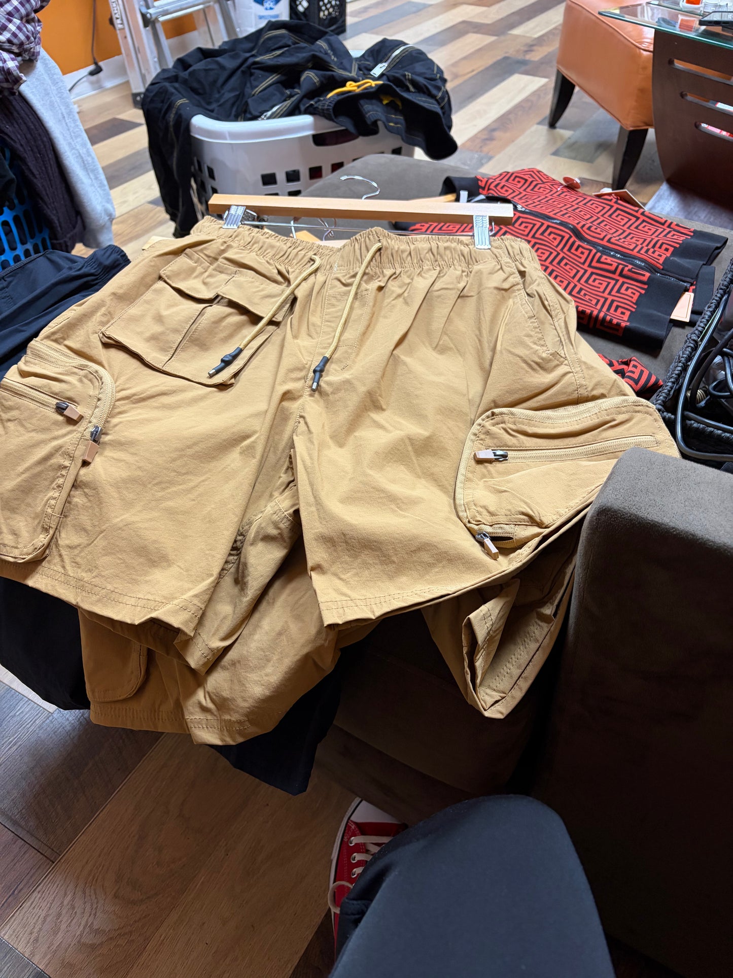Big Pockets Tan Brown Shorts