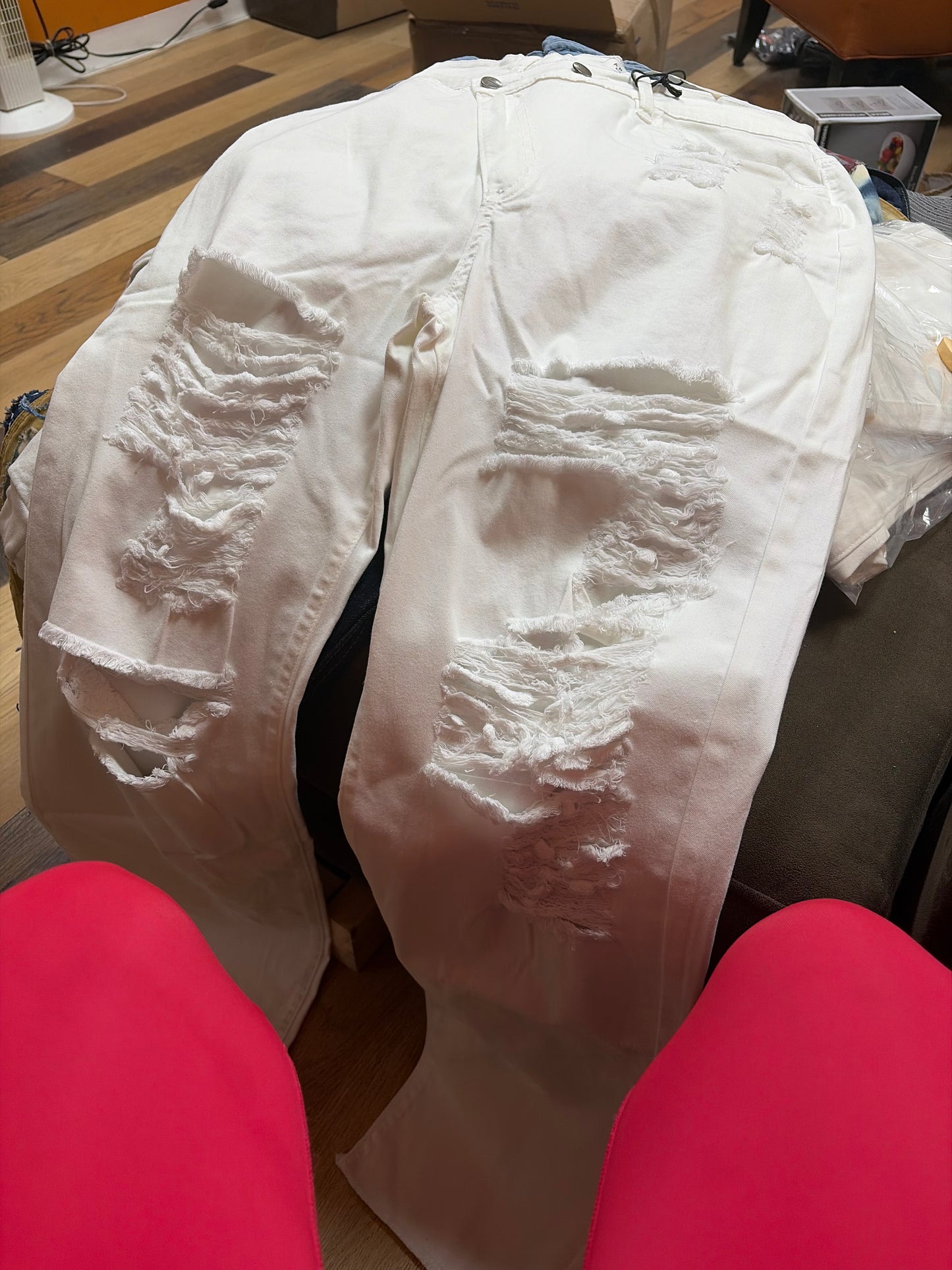 Aphrodite Distress White Jeans
