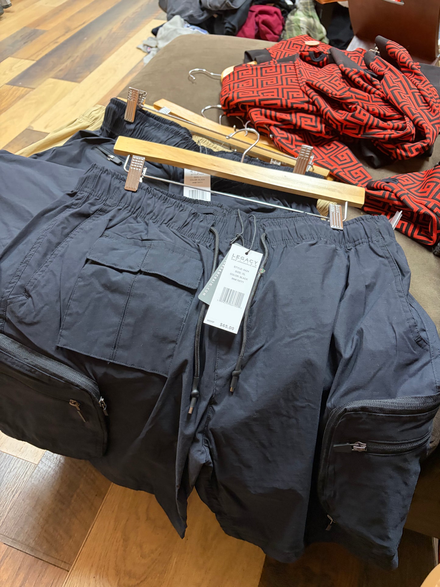 Big Pockets Black Shorts
